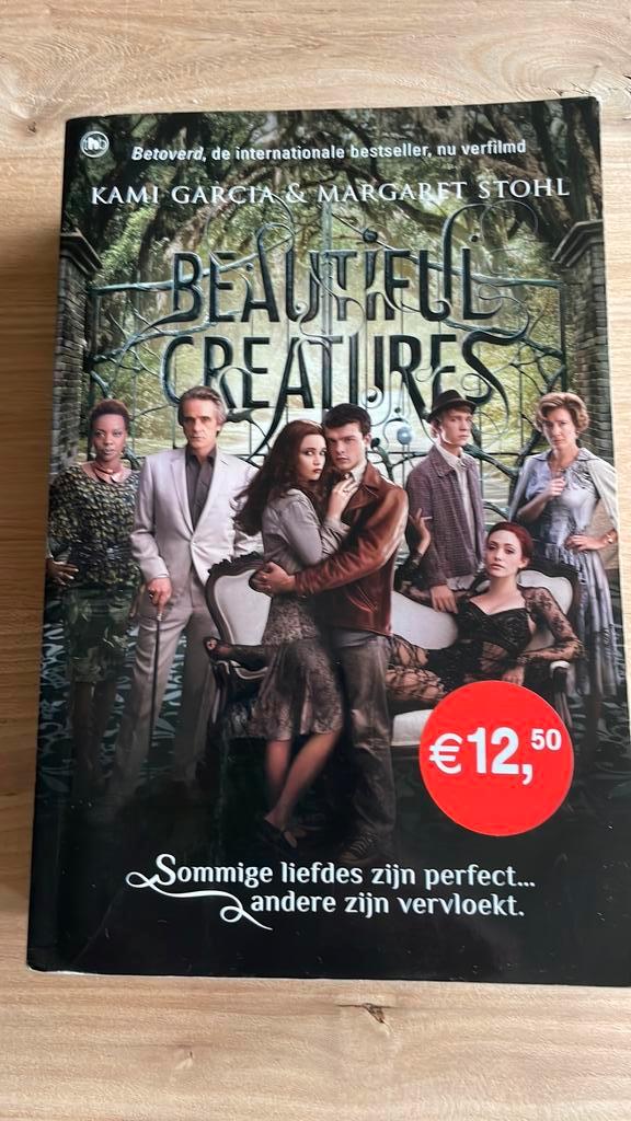 Margareth Stohl - Beautiful creatures, Boeken, Thrillers, Zo goed als nieuw, Ophalen