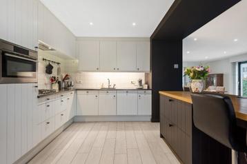 Instapklare villa op toplocatie, Immo, Huizen en Appartementen te koop, 500 tot 1000 m², 147 kWh/m²/jaar, Vrijstaande woning, 3 kamers