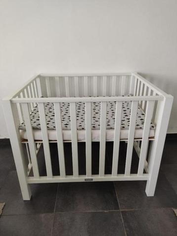 Witte Bopita box/park  inclusief matras en boxkleed beschikbaar voor biedingen