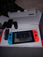 Switch V2 2019 + MARIO KART DELUXE, Games en Spelcomputers, Ophalen of Verzenden, Zo goed als nieuw
