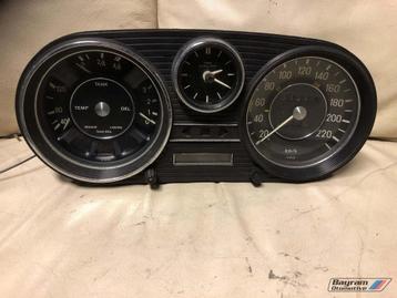 Mercedes W114 tellerbak km teller tacho 200 serie oldtimer  beschikbaar voor biedingen