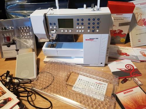 Machine à coudre Bernina Aurora 430 + Module à broder + acc., Hobby & Loisirs créatifs, Machines à coudre & Accessoires, Comme neuf