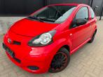 Verkocht/Vendue/Sold - TOYOTA AYGO - MAAR 73DKM/*TOPSTAAT!, Autos, Toyota, Rouge, Euro 5, Achat, Entreprise