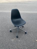 Eames PAC chair, Ophalen, Zo goed als nieuw, Zwart, Eén