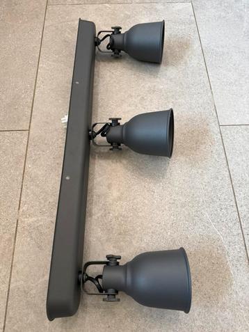rail plafond 3 spots gris foncé ( HEKTAR) Ikea, Enlèvement, Comme neuf