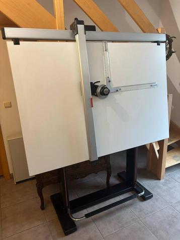 Table à dessin beschikbaar voor biedingen