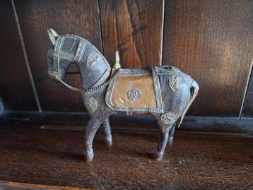  Vintage handgesneden houten paardje beschikbaar voor biedingen