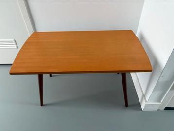 Vintage jaren ‘60 salontafel beschikbaar voor biedingen