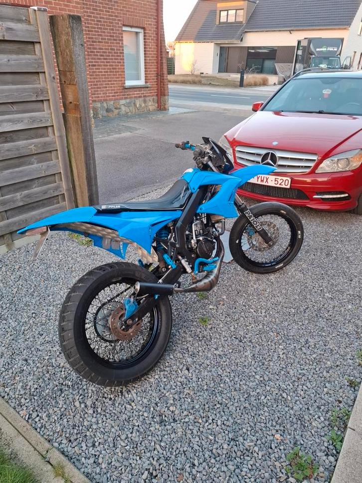 Derbi senda. Binnenkort te koop. Eerst lezen dan bieden!!!, Fietsen en Brommers, Brommers | Crossbrommers, Derbi, Ophalen