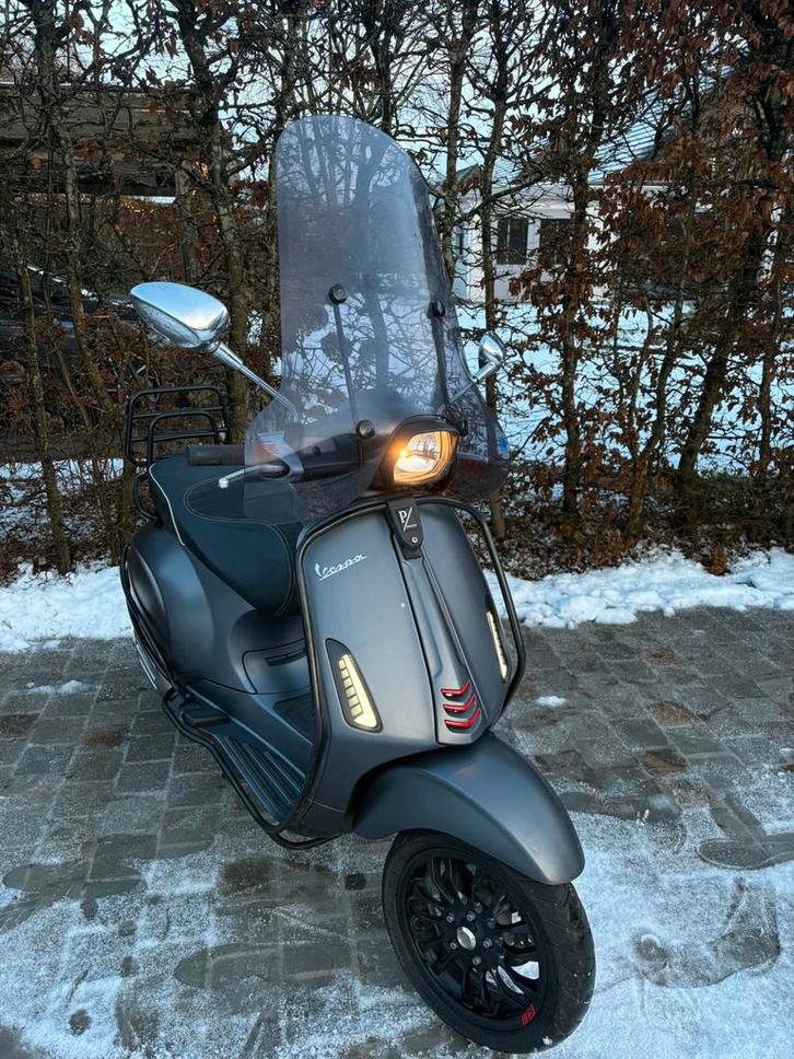 Vespa sprint iget A-klasse, Fietsen en Brommers, Scooters | Vespa, Zo goed als nieuw, Ophalen