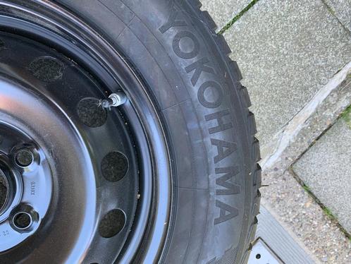 HYUNDAi nieuwe winterbanden 4 stuks, Auto-onderdelen, Banden en Velgen, Banden en Velgen, Winterbanden, 15 inch, 195 mm, Personenwagen