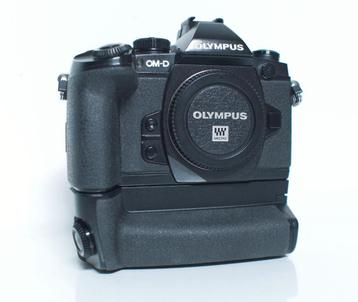 Olympus OM-D E-M1 Mk 1 + Olympus HLD-7 power battery grip beschikbaar voor biedingen