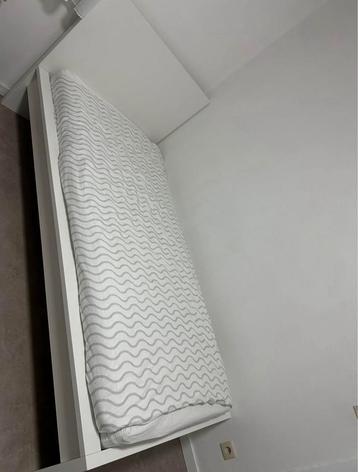 IKEA bed compleet – matras + ondermatras + lattenbodem beschikbaar voor biedingen
