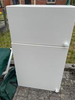 3 Kleine en 3 grote kasten om omhoog te hangen met planken, Ophalen, Zo goed als nieuw, Met plank(en)