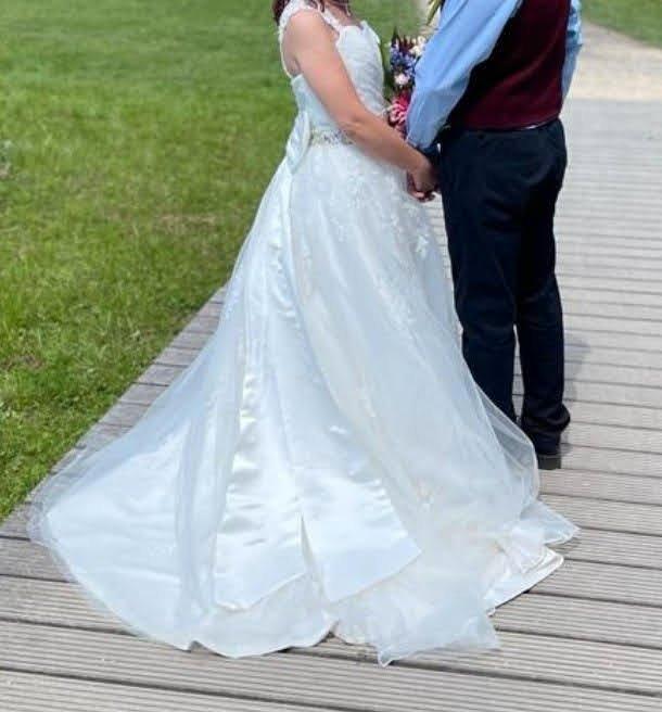 Trouwkleed (maat 36-38-40 aanpasbaar), Kleding | Dames, Trouwkleding en Trouwaccessoires, Zo goed als nieuw, Trouwjurk, Wit, Ophalen of Verzenden