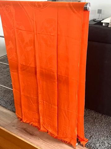 Hermes lange 100% zijde oranje sjaal beschikbaar voor biedingen