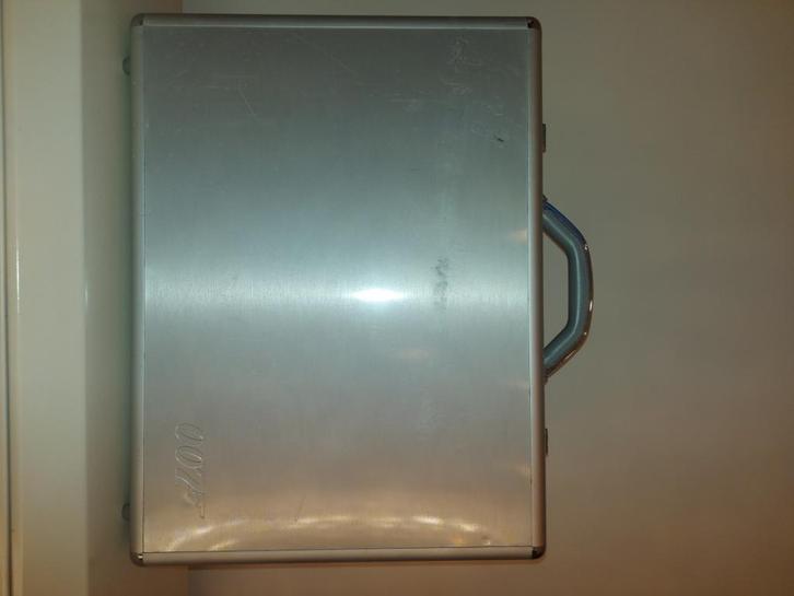 Valise de Collection DVD James Bond, Cd's en Dvd's, Dvd's | Actie, Zo goed als nieuw, Boxset, Ophalen