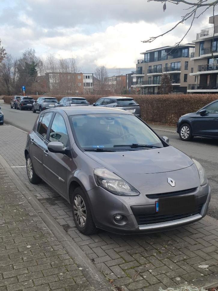 Belle Clio 3 a vendre, Autos, Renault, Particulier, Clio, ABS, Airbags, Air conditionné, Ordinateur de bord, Verrouillage central