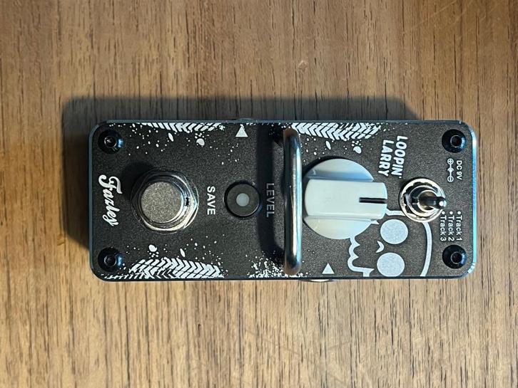 Gitaar pedaal Loopin’ Larry, Musique & Instruments, Instruments à corde | Guitares | Électriques, Neuf, Enlèvement