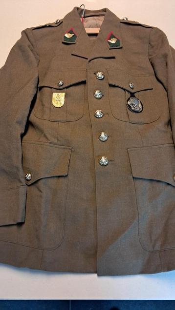 BELGIQUE - ABL - UNIFORME 1er CHASSEURS ARDENNAIS - 1982, Enlèvement ou Envoi, Armée de terre, Vêtements ou Chaussures