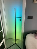 Staanlamp met led verlichting die op afstandsbediening werkt, Ophalen, Zo goed als nieuw, Modern