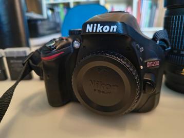 Nikon d 5200 met lenzen, alles in uitstekende staat  beschikbaar voor biedingen