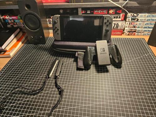 Nintendo switch V2 - gray edition, Games en Spelcomputers, Spelcomputers | Nintendo Switch, Zo goed als nieuw, Switch 2019 Upgrade