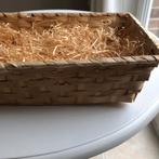 Rechthoekige geweven mand van bamboe, Huis en Inrichting, Woonaccessoires | Schalen en Manden, Ophalen, Zo goed als nieuw, Rechthoekig