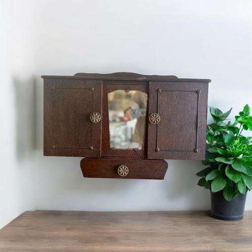 Vintage houten muurkast / wandkast., Kinderen en Baby's, Kinderkamer | Commodes en Kasten, Ophalen of Verzenden