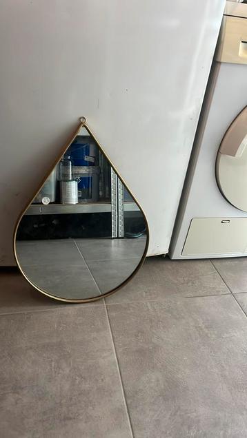 Spiegel druppelvorm met gouden rand