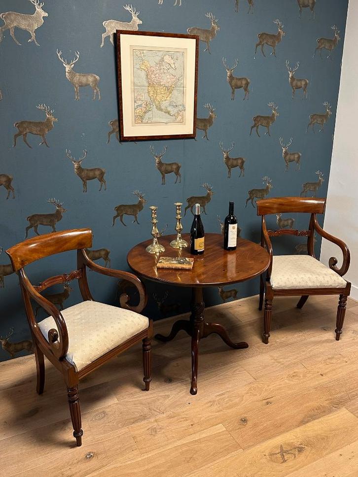 Antieke mahonie bijzettafel, Antiquités & Art, Antiquités | Meubles | Tables, Enlèvement ou Envoi