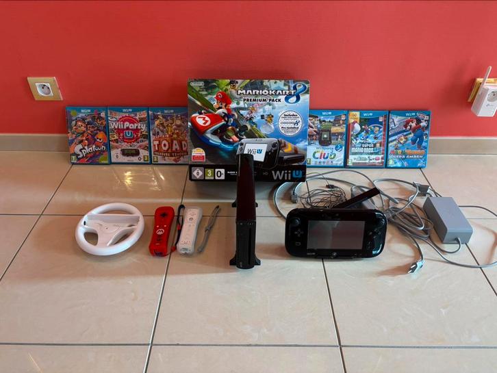 Wii U Mario Kart 8 Download Premium Pack, Games en Spelcomputers, Spelcomputers | Nintendo Wii U, Refurbished, Met 2 controllers