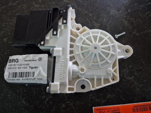 Raammotor Portier van een Volkswagen Tiguan, Auto-onderdelen, Carrosserie, Volkswagen, Gebruikt, 3 maanden garantie