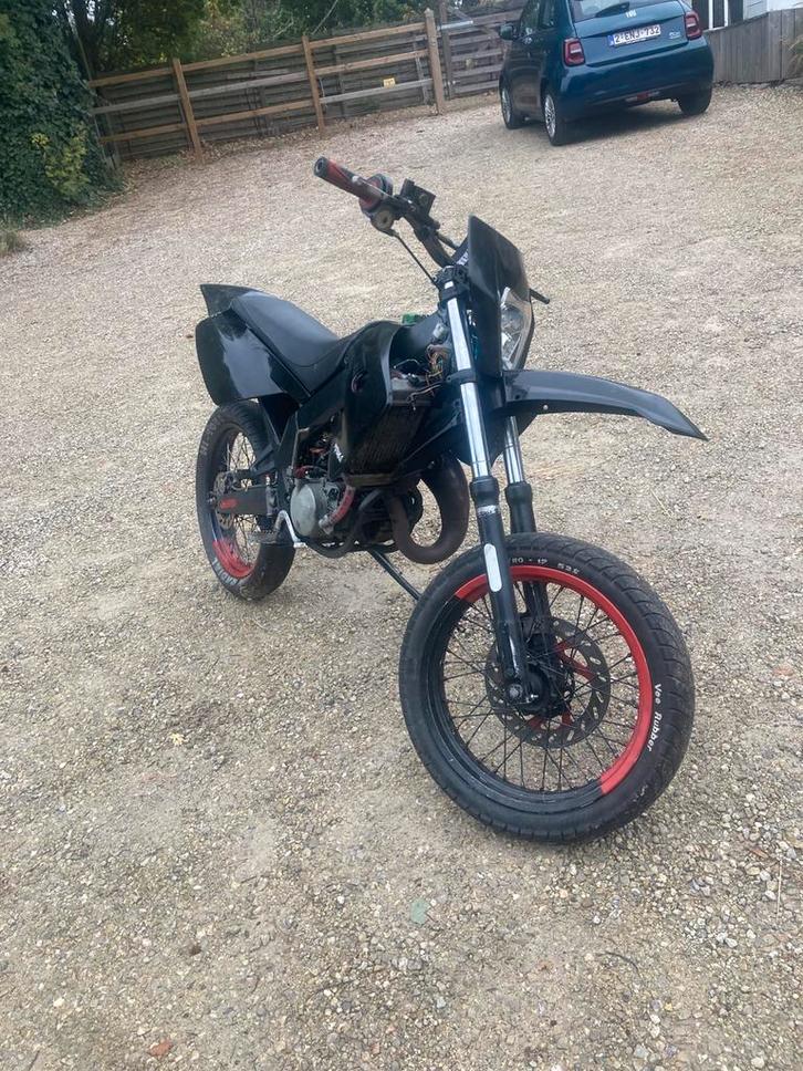 Derbi senda, Fietsen en Brommers, Brommers | Derbi, Zo goed als nieuw, Klasse B (45 km/u), Ophalen