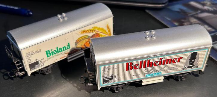 3276. 2 H0 Märklin overdekte auto's., Hobby en Vrije tijd, Modeltreinen | H0, Zo goed als nieuw, Wagon, Märklin, Ophalen of Verzenden