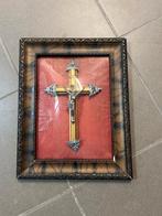 Croix crucifix dans un dôme en verre encadré - antique, Enlèvement ou Envoi