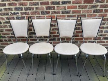 4 vintage keukenstoelen beschikbaar voor biedingen