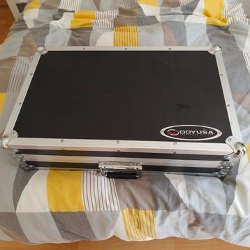 Numark Mixtrack Platinum FX in flightcase, Enlèvement, Comme neuf, DJ-Set, Numark