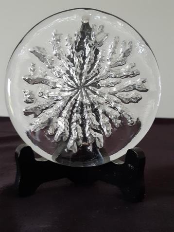 Massieve suncatcher in glas beschikbaar voor biedingen