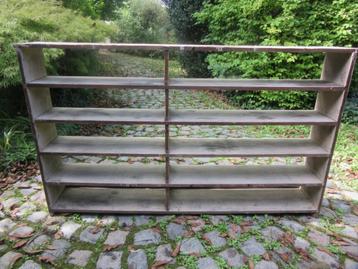 Ancienne étagère beschikbaar voor biedingen