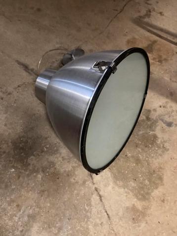 Hanglamp industriële look beschikbaar voor biedingen