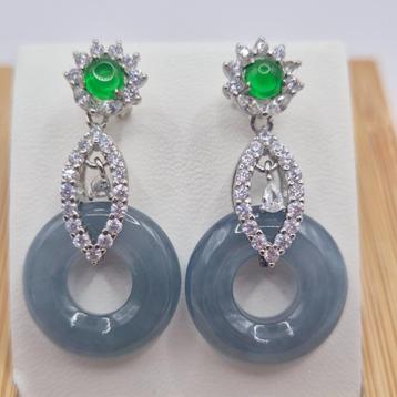 Elegante jade S925 zilveren oorbellen beschikbaar voor biedingen