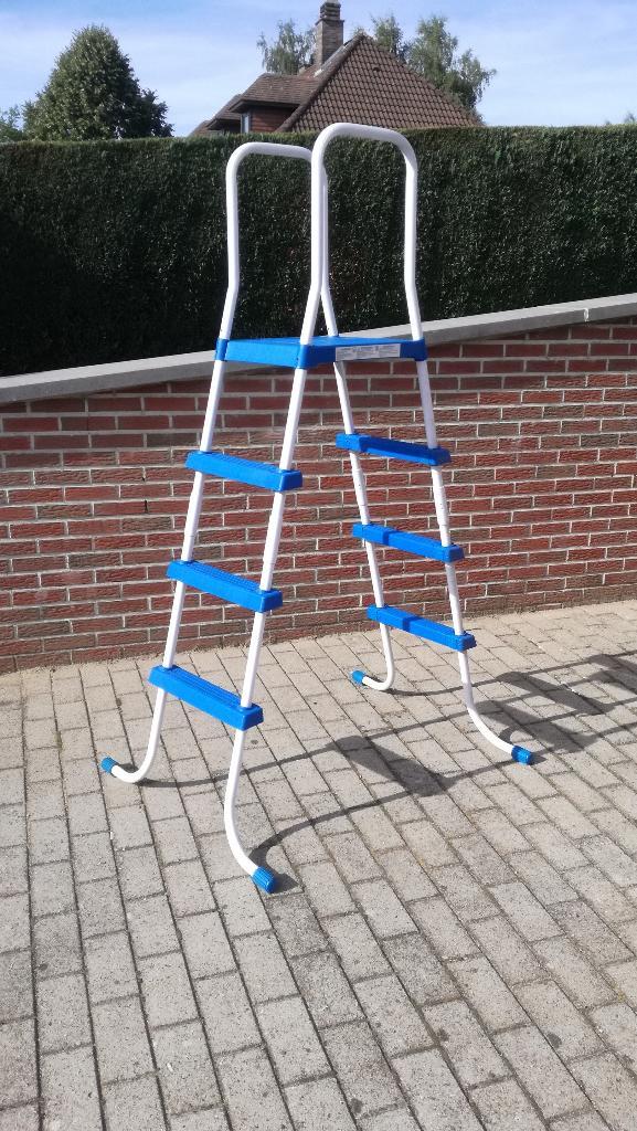 Zwembad trapje - zwembad ladder, Tuin en Terras, Zwembad-toebehoren, Zo goed als nieuw, Ladder, Ophalen