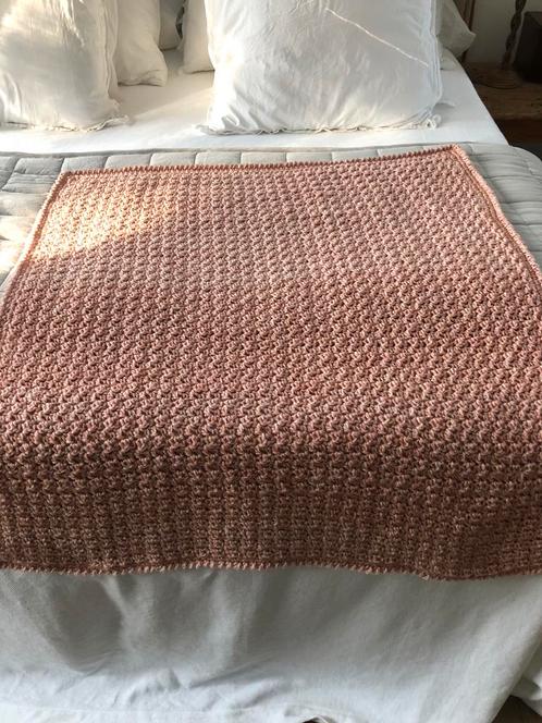 NIEUW HANDGEMAAKT BABYDEKEN SPREI WIKKELDOEK ZOMER OUDROZE, Kinderen en Baby's, Dekens, Slaapzakjes en Inbakerproducten, Nieuw