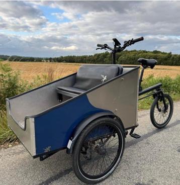 Vélo cargo électrique taxi - BLACK IRON HORSE beschikbaar voor biedingen