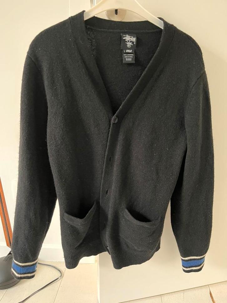 Stüssy - cardigan noir, Kleding | Heren, Truien en Vesten, Zo goed als nieuw, Maat 46 (S) of kleiner, Zwart, Ophalen of Verzenden