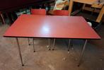Table formica rouge avec 2 chaises. 1970, Enlèvement, Utilisé