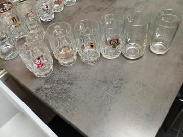 Bierpullen en bierglazen lot 2 beschikbaar voor biedingen