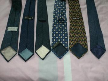 21 cravates dont Armani, Yves St Laurent et vintage beschikbaar voor biedingen