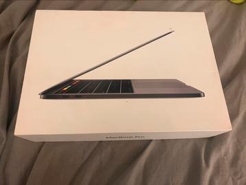 Macbook pro 13 inch touchbar 2019 beschikbaar voor biedingen